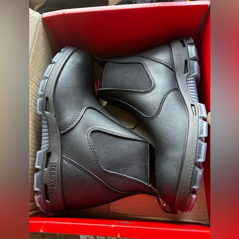 Redback Red Shoe Box